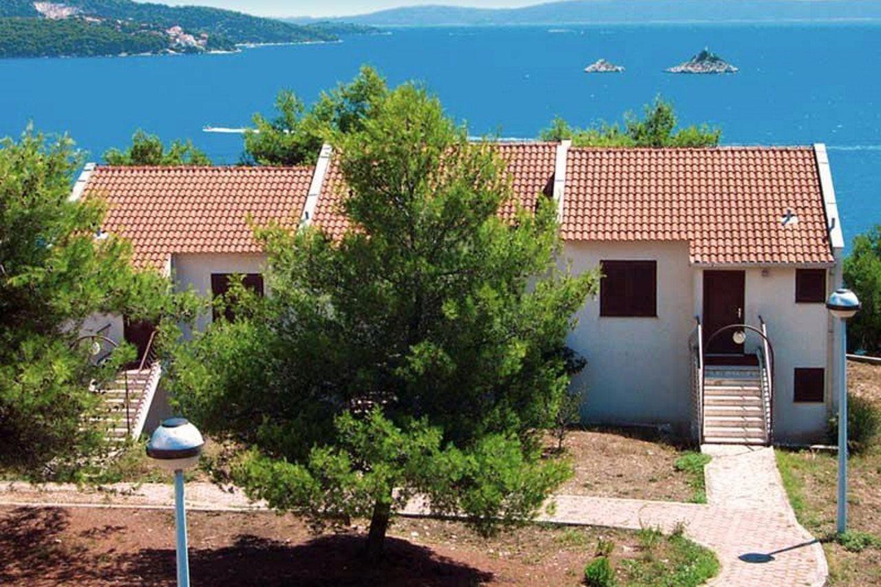 Apartment Medena Trogir Exterior photo